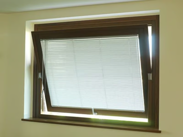VENICE 90 - Aluminium and wood horizontally pivoted window by CARMINATI SERRAMENTI - view 2
